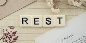 5 Best Calming Apps for You Peaceful Living